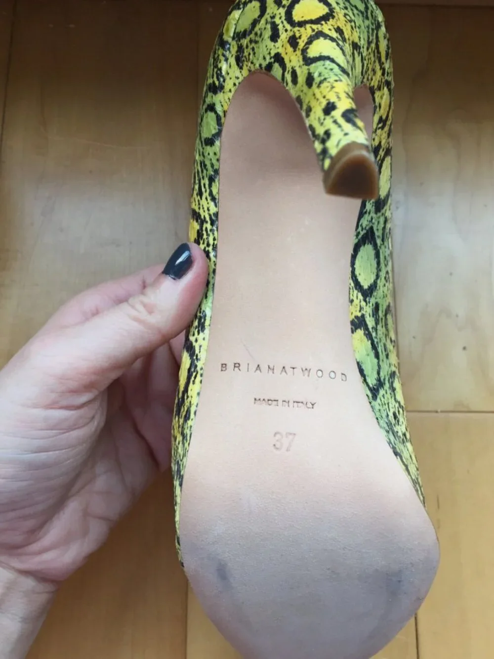 BRIAN ATWOOD Women's Yellow & Green Maniac Painted Snake Python Pump Size 7 NEW